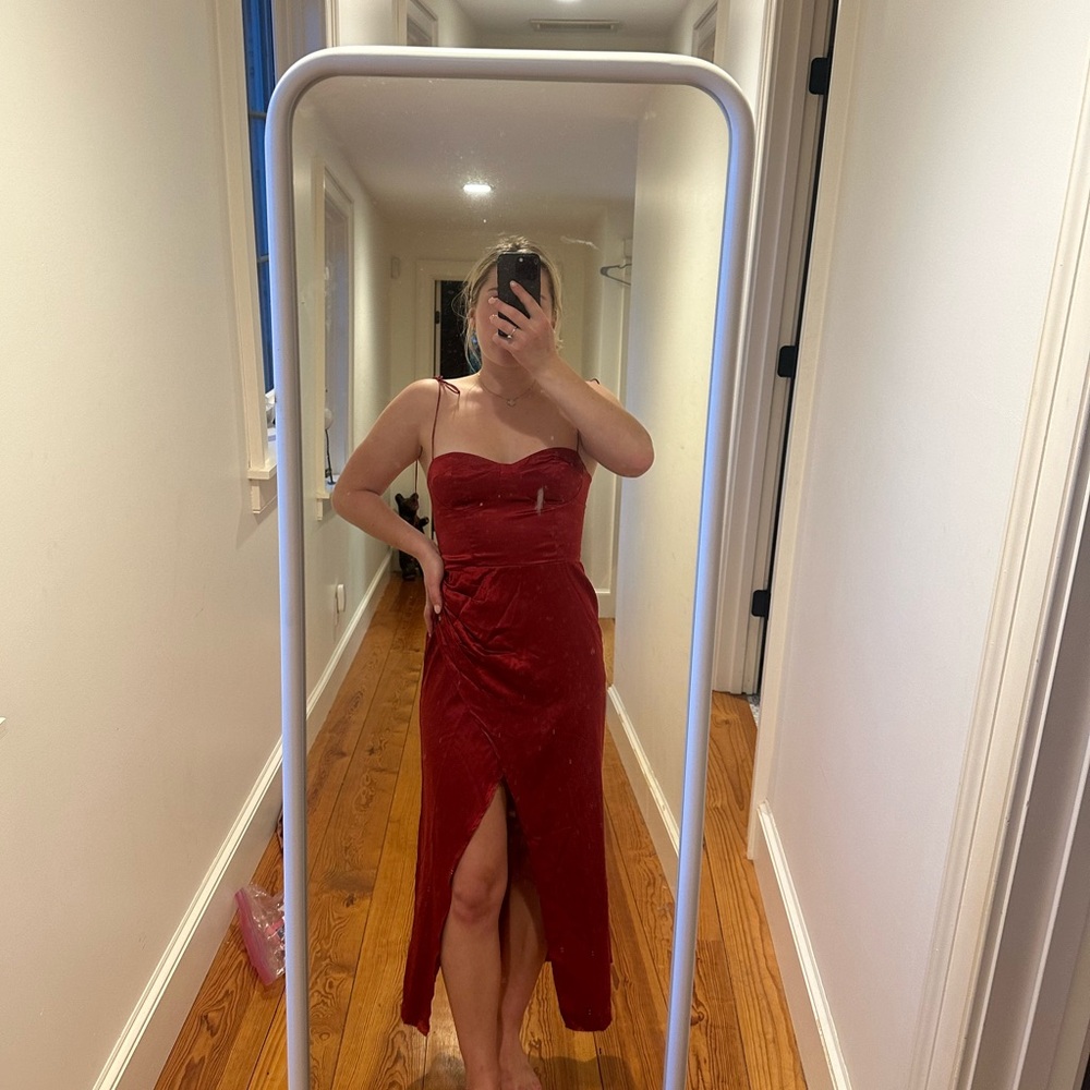 Red Marguerite Midi Dress Reformation. Excellent Condition, 100% Silk